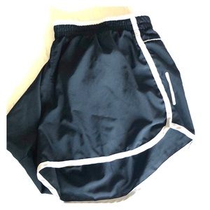 Nike dri-fit woman’s athletic running shorts